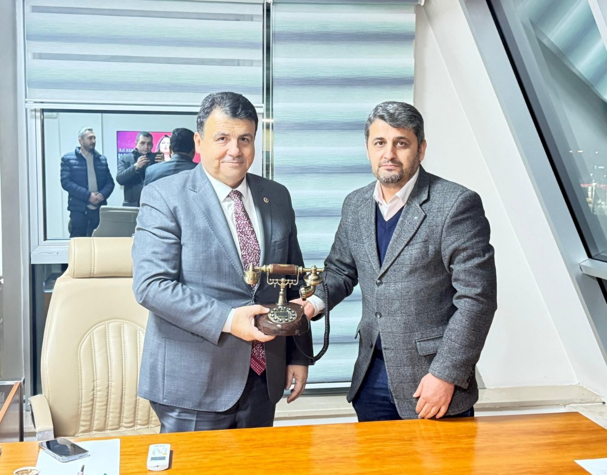 akifkilicths16's tweet photo. Bursa CHP milletvekilimiz sayın Hasan Öztürk ve İYİ Parti milletvekilimiz sayın Selçuk Türkoğlu' nu ziyaret ettik... https://t.co/B3rUPU9rHd