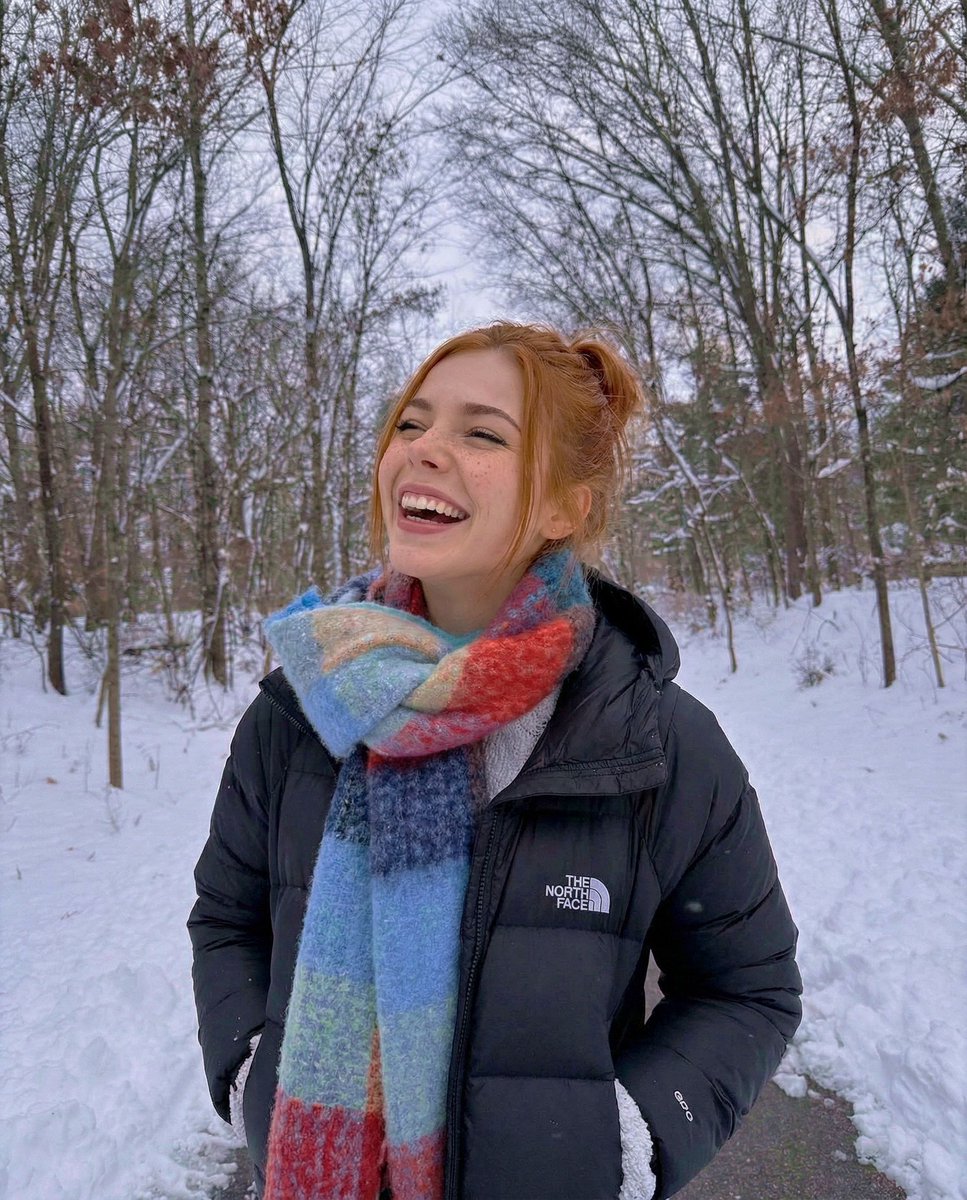 lunaafuchs2001's tweet image. Let’s build a snowman ☃️ you down for it ?