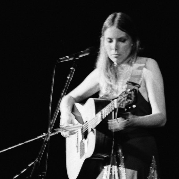 Joni Mitchell tweet media