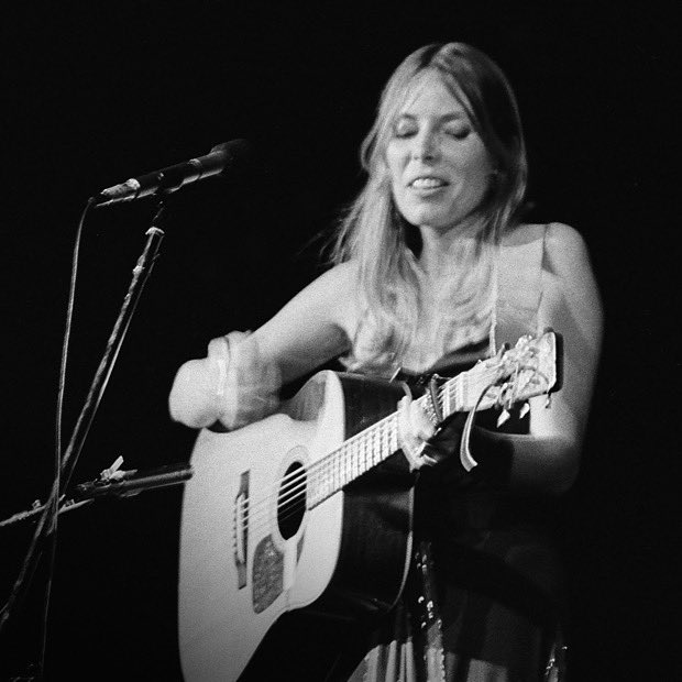 Joni Mitchell tweet media
