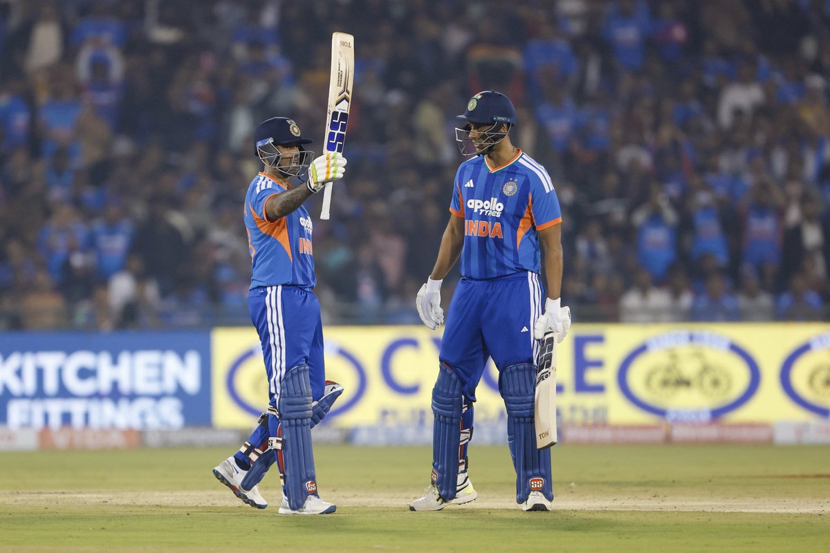 surya_14kumar's tweet photo. Proud of the boys tonight 🇮🇳💙
All fame reaches god. God is great🙏🧿 https://t.co/mFV4VIc9he