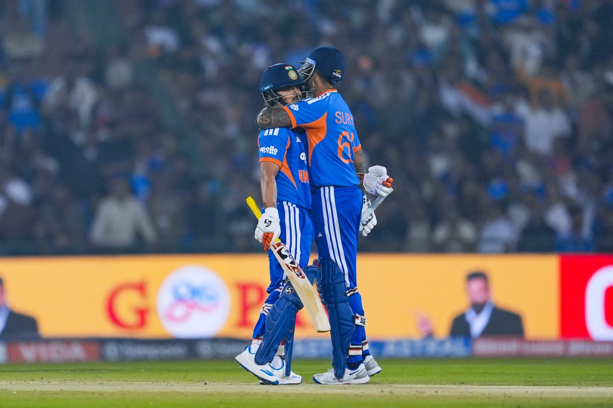 surya_14kumar's tweet photo. Proud of the boys tonight 🇮🇳💙
All fame reaches god. God is great🙏🧿 https://t.co/mFV4VIc9he