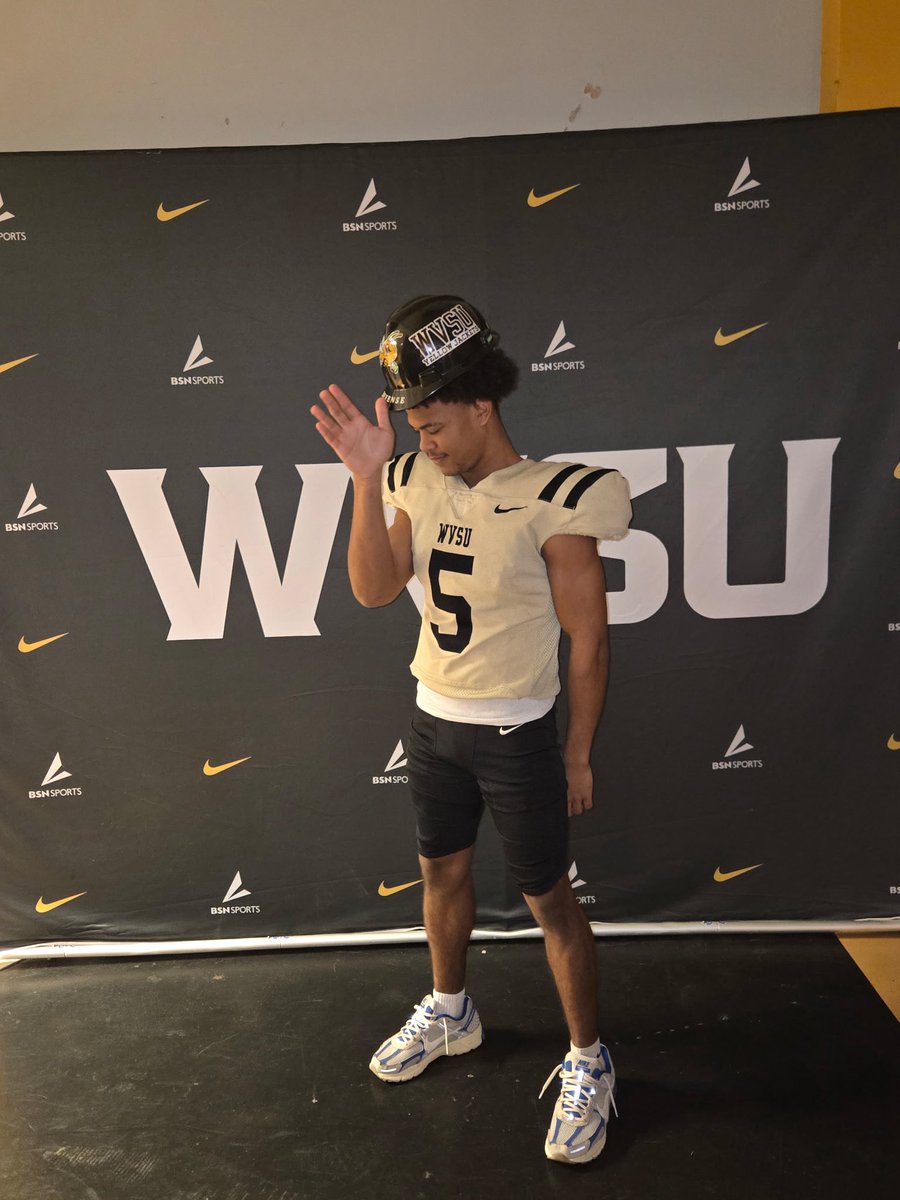 Damian “D5” Johnson † #1 DB in WV tweet media