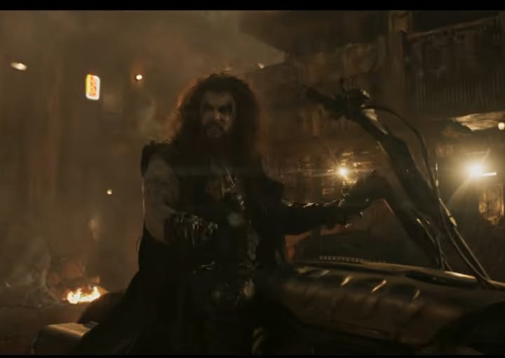 __ProjectMayhem's tweet image. Jason Mamoa as Lobo in the new Supergirl trailer. This might be epic.