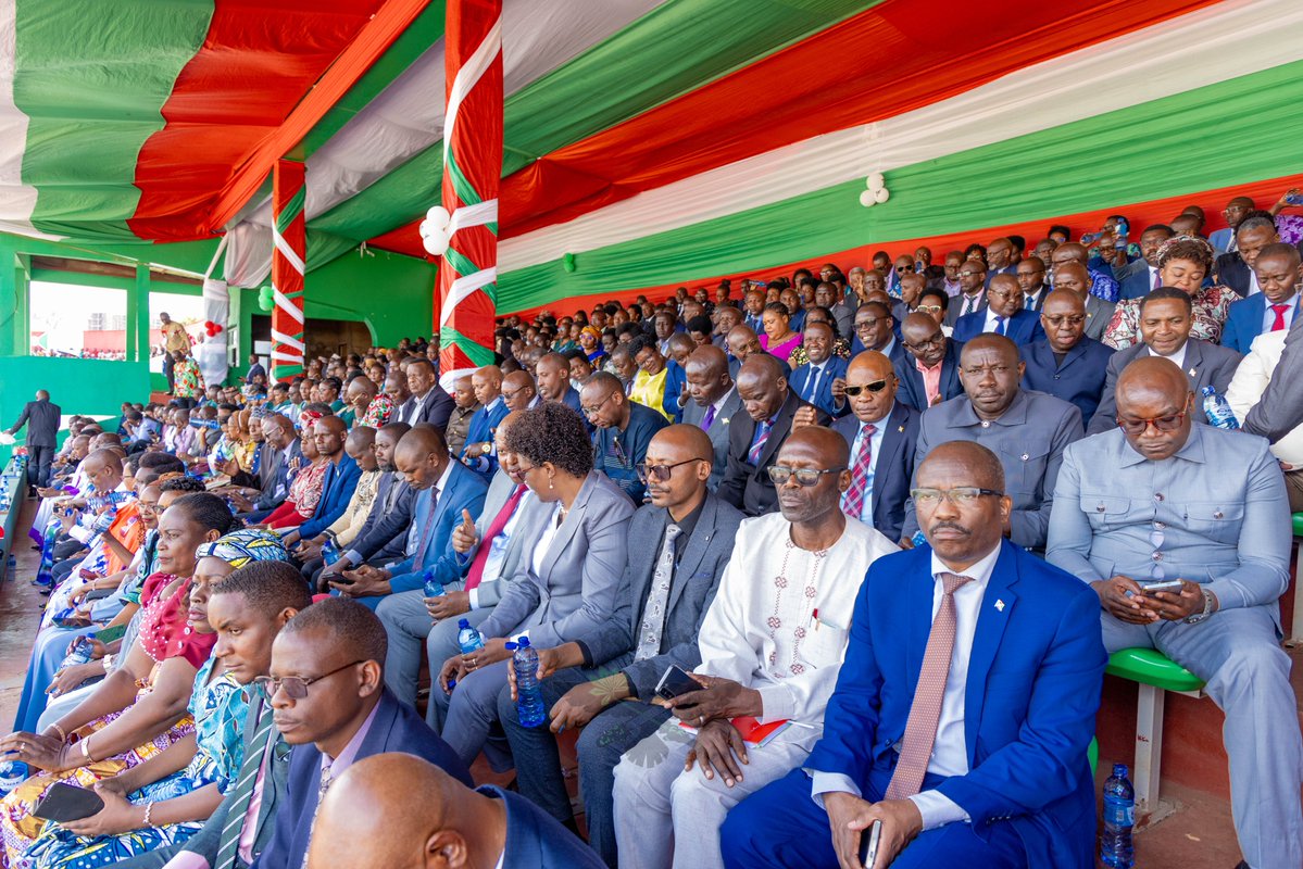 #J2:Kabaye n'akaryo keza kuri bo ko kwereka indongozi ku nzego zitandukanye haba iza poritike canke mu barongora imitima biciye mu kwemera ijambo ry'Imana kwitwararika ibikorwa vy'iterambere bashize imbere urwaruka kuko aribo igihugu kizoba cubakiyeko ejo hazoza.