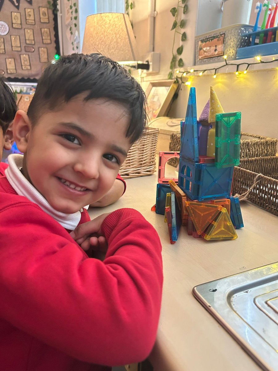 Who wouldn’t want to live in this FABULOUS castle?! 
Rightly proud of such a great build which was created independently 🏰 
#WeAreDesigners 
<a href="/AdAstraTrust/">Ad Astra Academy Trust</a> 
#STEM