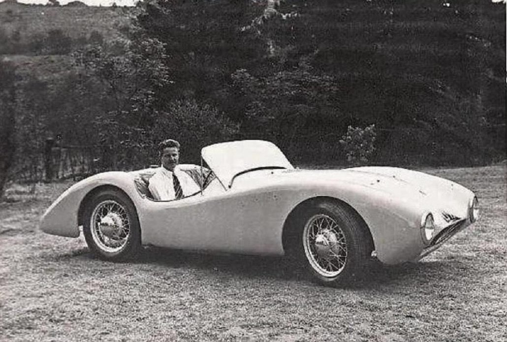 boershistory's tweet image. The Protea holds a special place in South African motoring history as the country’s first locally designed and built production sports car. It was a lightweight two-seater roadster developed and hand-built in Johannesburg by G.R.P. Engineering (Glass Reinforced Plastic…