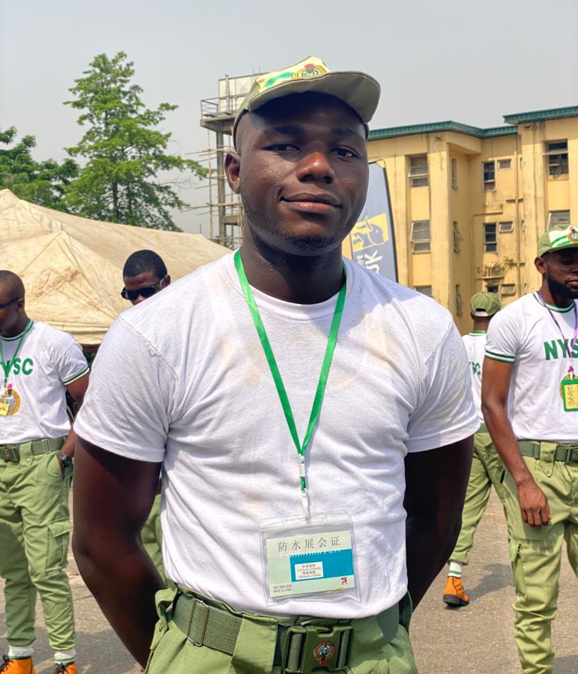 theboyGandoki's tweet photo. It called again and this time we picked up.

#LagosCorpers. https://t.co/8hIzSbU66r