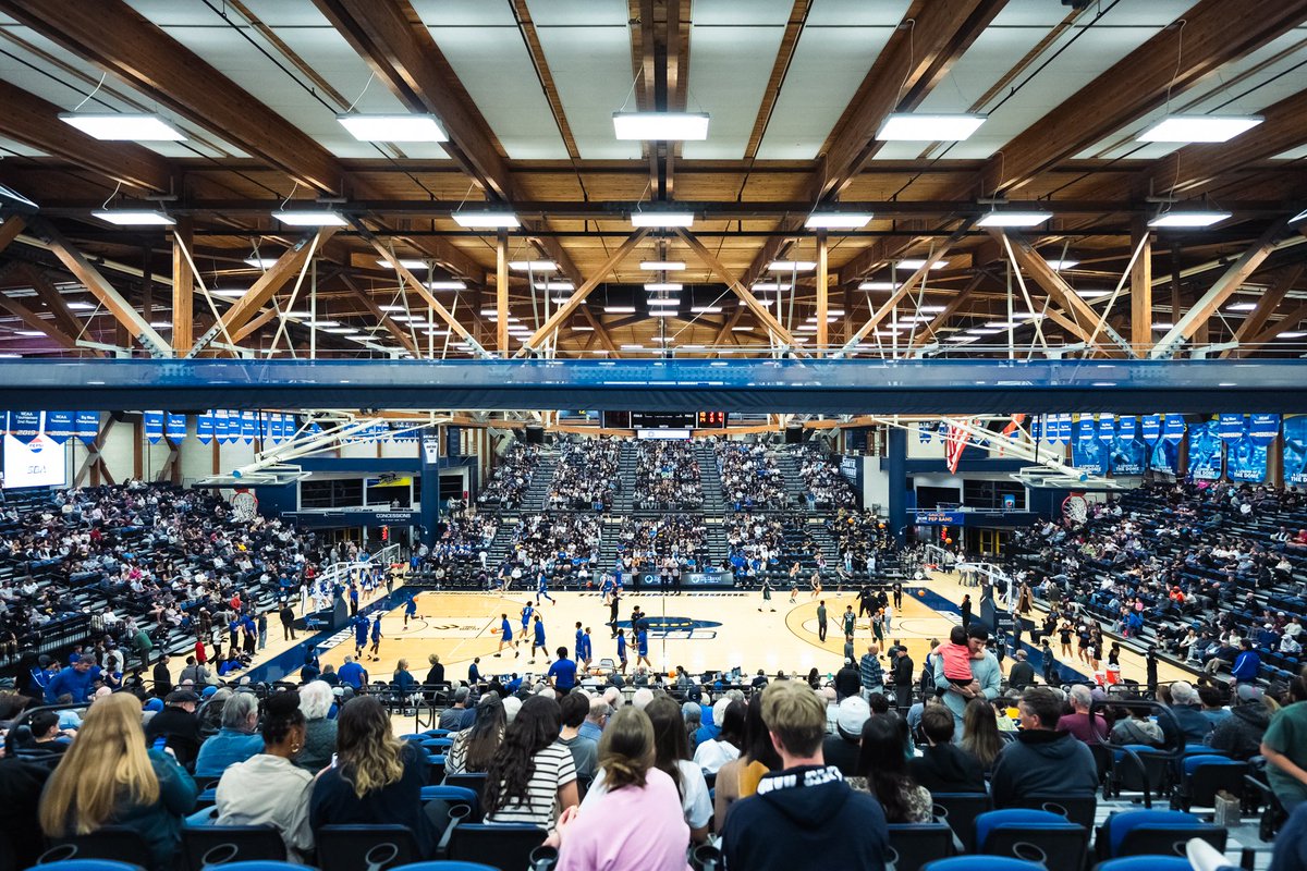 Packed house #ThunderHome

#GoGauchos | <a href="/ucsantabarbara/">UC Santa Barbara</a>