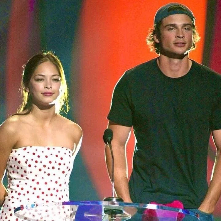 Kristin Kreuk and Tom Welling at the Teen Choice Awards, 2004