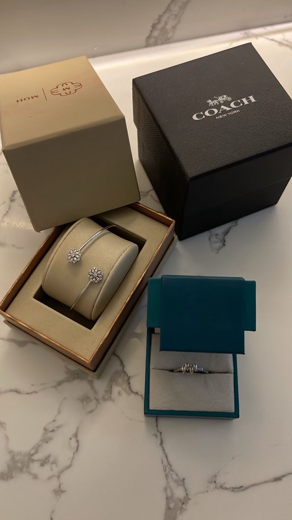 _ill2w's tweet image. "لا تضايق يوم خلاك جحّاد الجميل 
الكسير لا تعافى تخلى عن عصاه ."