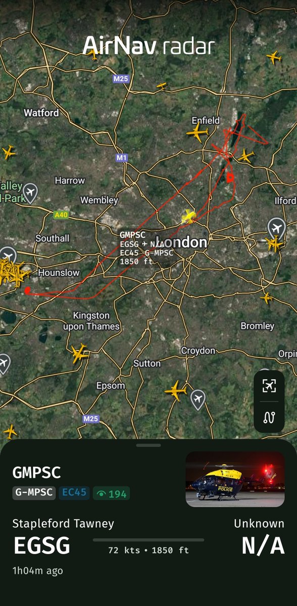 AirNavRadar's tweet image. 🚁 Most tracked of the day!

This helicopter operated by the London Metropolitan Police had all eyes on it as it moved across London’s skies today.

Track it live on the app 👉 airnavradar.go.link/hNhsa

#Aviation #Helicopter #London #AvGeek