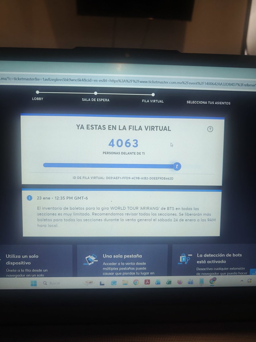 IsabelaAlm20724's tweet photo. Creen que aún alcance? Ya no se mueve mucho la fila 🥺#BTS_WORLDTOUR_MEXICOCITY https://t.co/kqyG4gw05v
