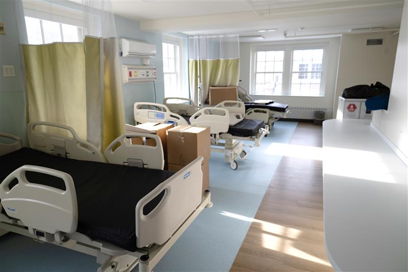 PlymouthState's tweet image. Fresh updates, fresh look 🩺✨ Some of our junior and senior nursing students got a sneak peek at Samuel Read Hall’s upgraded Nursing Labs, and they’re already looking amazing!

#NewLook #Nursing