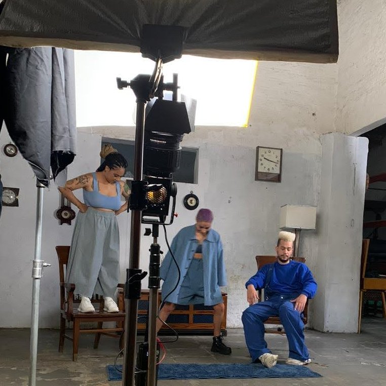 VOCÊ SABIA? Vários looks, makes e itens de cenário fizeram parte do photoshoot