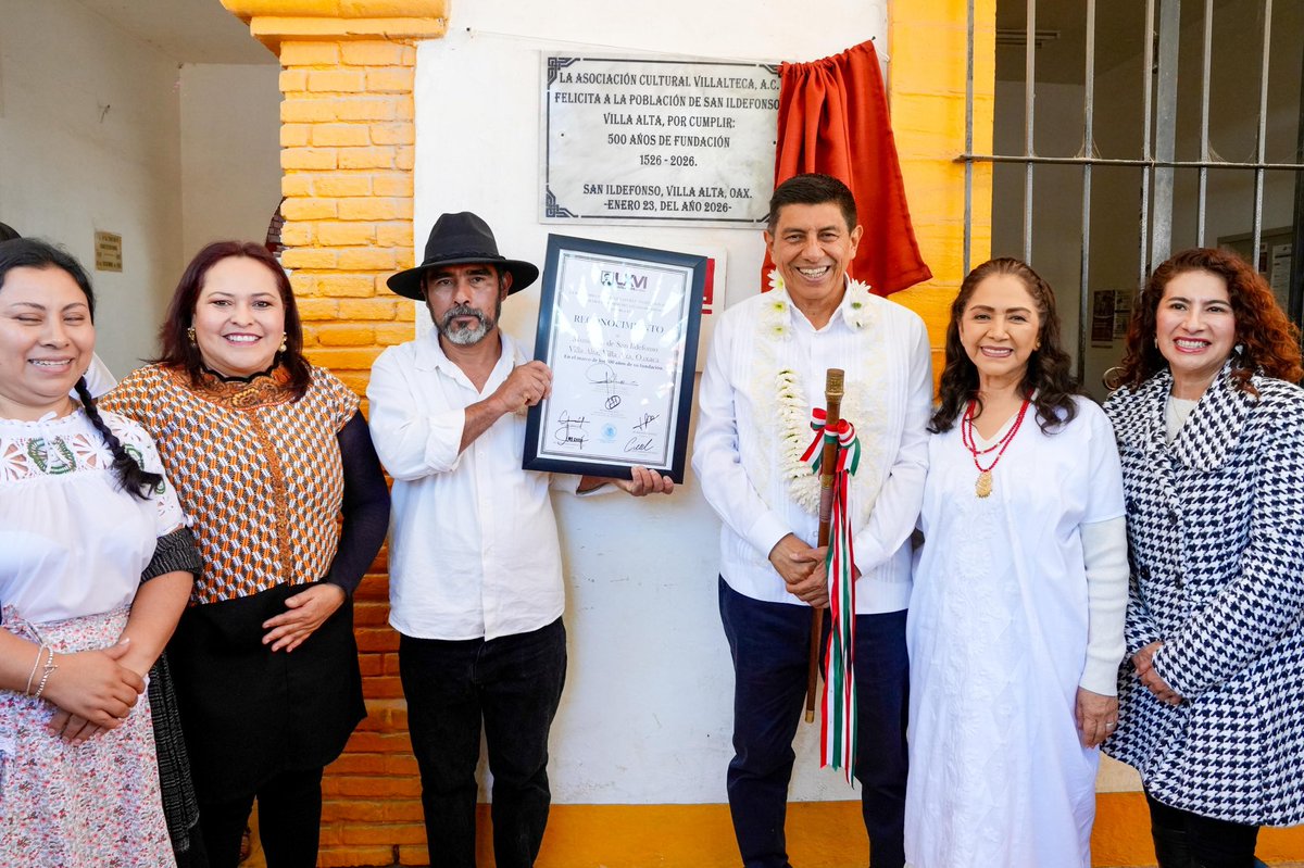 salomonj's tweet photo. CONMEMORAMOS 500 AÑOS DE LA FUNDACIÓN DEL MUNICIPIO DE SAN ILDEFONSO VILLA ALTA

Asistimos a la Sesión Solemne de la Conmemoración de los 500 años de la fundación del Municipio de San Ildefonso Villa Alta junto a la Presidenta del @DIF_Oaxaca, @Irma_BolanosOax, para celebrar cinco siglos de historia, memoria e identidad de esta comunidad zapoteca.

Hoy, rendimos un profundo reconocimiento a las mujeres y hombres que han sostenido a este municipio de la Sierra Juárez a lo largo de 500 años, manteniendo vivas sus costumbres y tradiciones.

Fue un gusto estar con la Magistrada Presidenta del #TSJO, @erikamariarr; la diputada presidenta de la Mesa Directiva de la LXVI Legislatura, @evdiec; la diputada presidenta de la #JUCOPO, @TaniiaaCn; y el presidente municipal Pedro Estanislao Pérez.