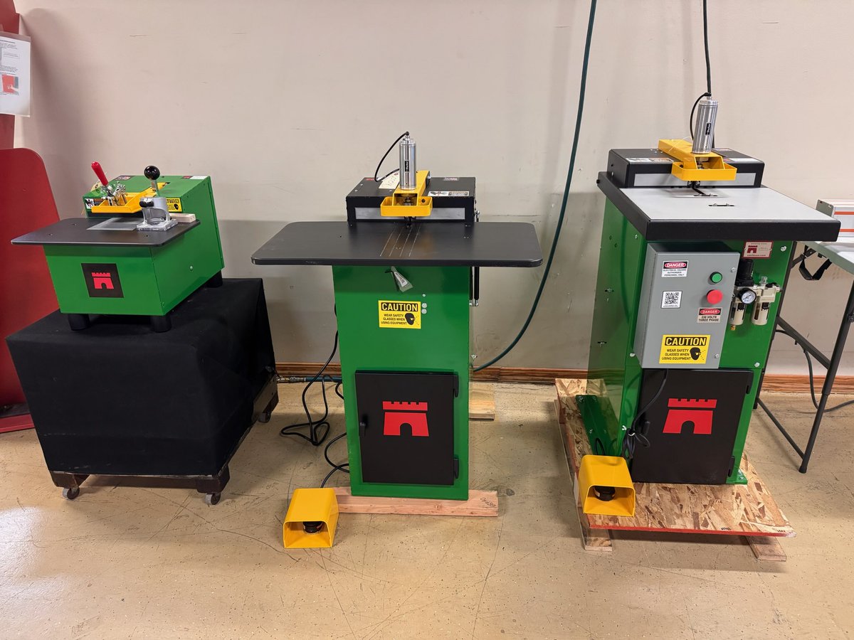 Hermancemachine's tweet photo. Low-angle, 6° pockets—made easy with Castle pocket hole machines. Learn more ore contact your local sales rep.

https://t.co/9wLNvLtuDf https://t.co/m8HbRUwsuz