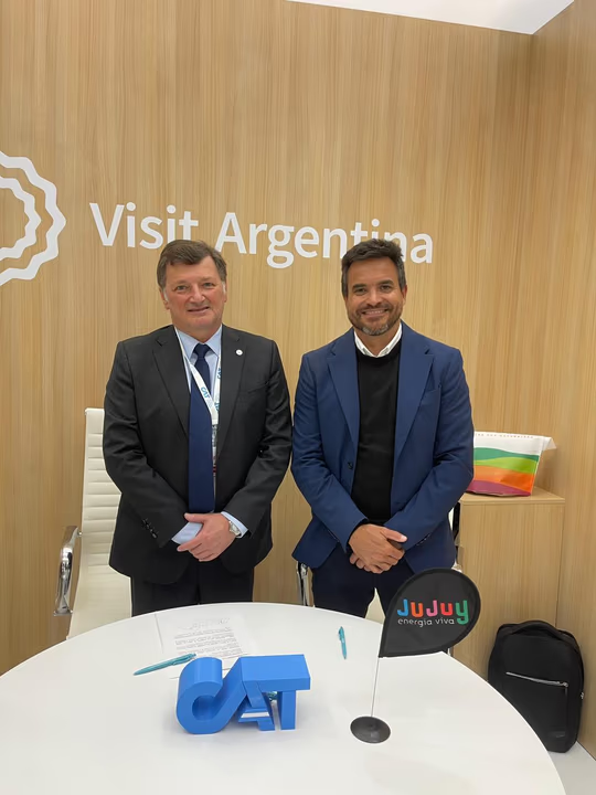 mensajeronline's tweet photo. 🗣️"Jujuy es un destino que viene creciendo cuantitativamente y cualitativamente"
Federico Posadas, ministro de la cartera provincial, habló con Mensajero acerca de los convenios que firmó en Madrid para mejorar su calidad turística.

https://t.co/xyW7HfkuVW https://t.co/IsBvo46if4