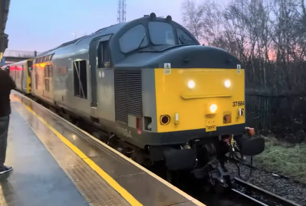 Just made the connection that this is the same loco I saw taking 507001 down to Newport... exactly one year on too! Good bit of luck there. 😅