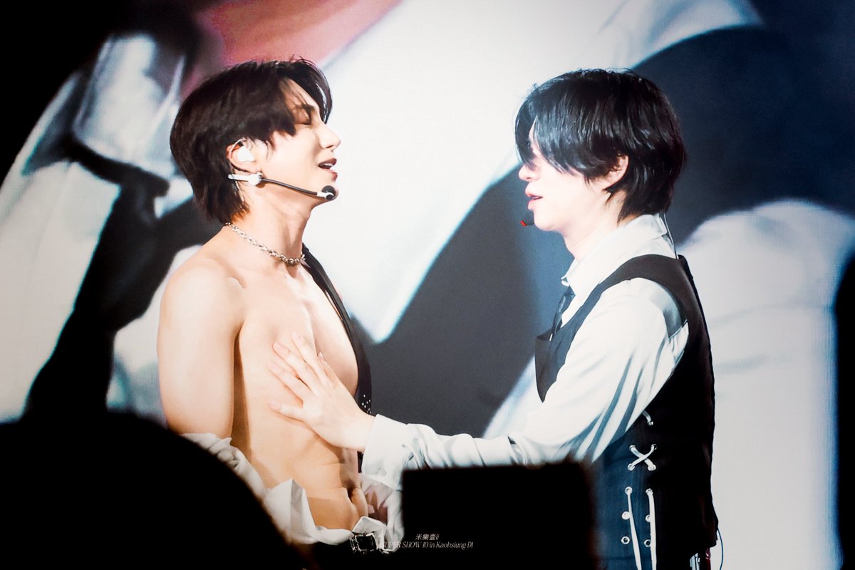 imqqqii17's tweet photo. 🫣🫣🫣
#SS10_in_Kaohsiung_D1
#SUPERSHOW10 
#SUPERJUNIOR 
#슈퍼주니어 
#Leeteuk
#Heechul https://t.co/XolMECWsHi