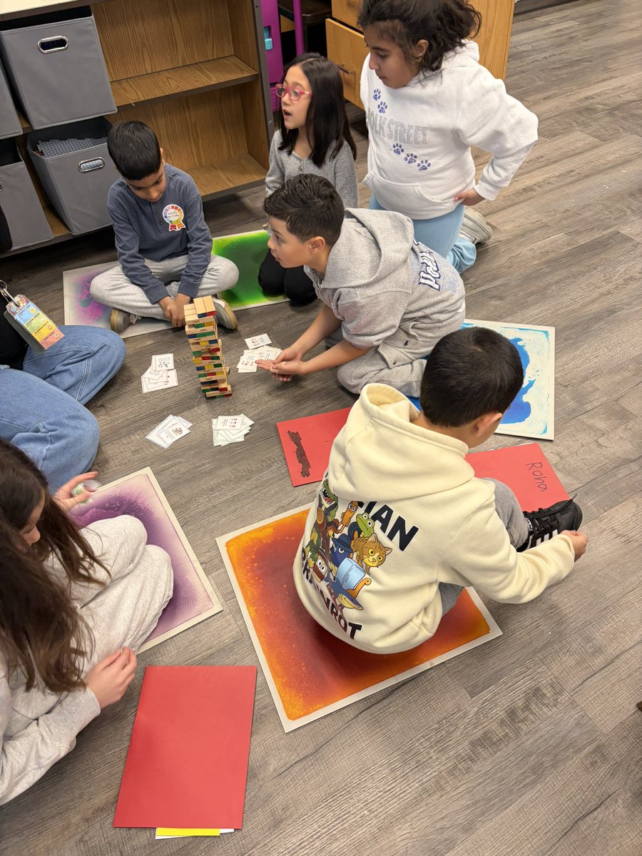 So much fun with third grade at the Daily Living Skills room at JSS. Learning and using our executive functioning skills 🛌👩🏻‍🍳🖍️ #wearewss #WeAreFranklinSquare