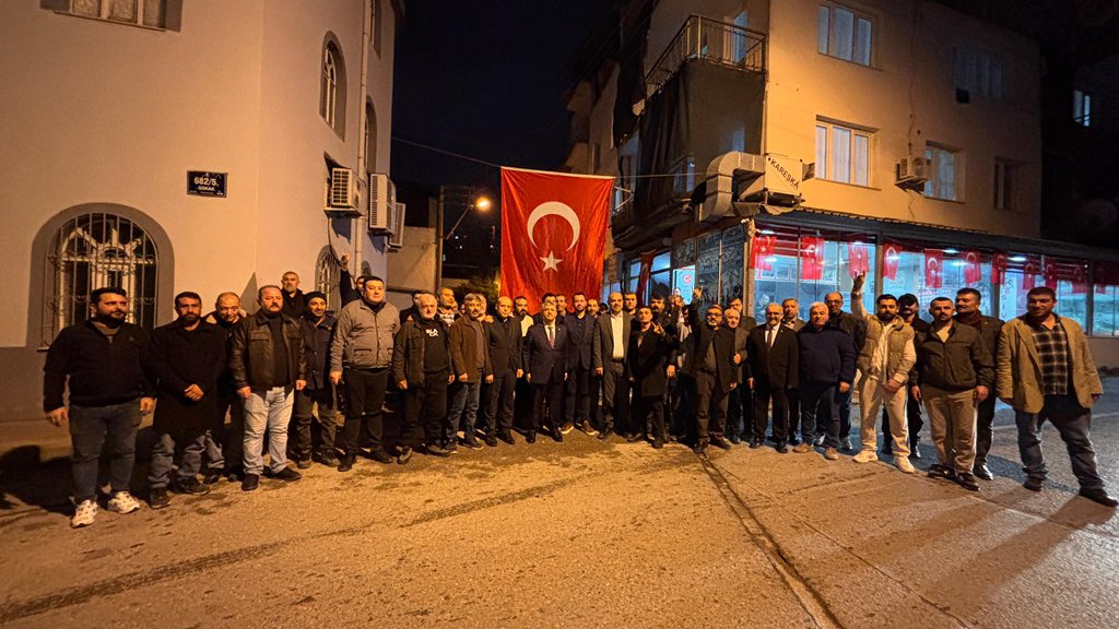 Genel Başkanımız Devlet Bahçeli’nin talimatlarıyla başlatılan “Hayırlı Günler Komşum, Derdin Derdimizdir” sohbetleri kapsamında, İl Yöneticilerimiz ve Buca İlçe Başkanımız ile birlikte Sivas Yiğidolar Gediz Derneği’ni ziyaret ettik . 

Programda partimizin Terörsüz Türkiye