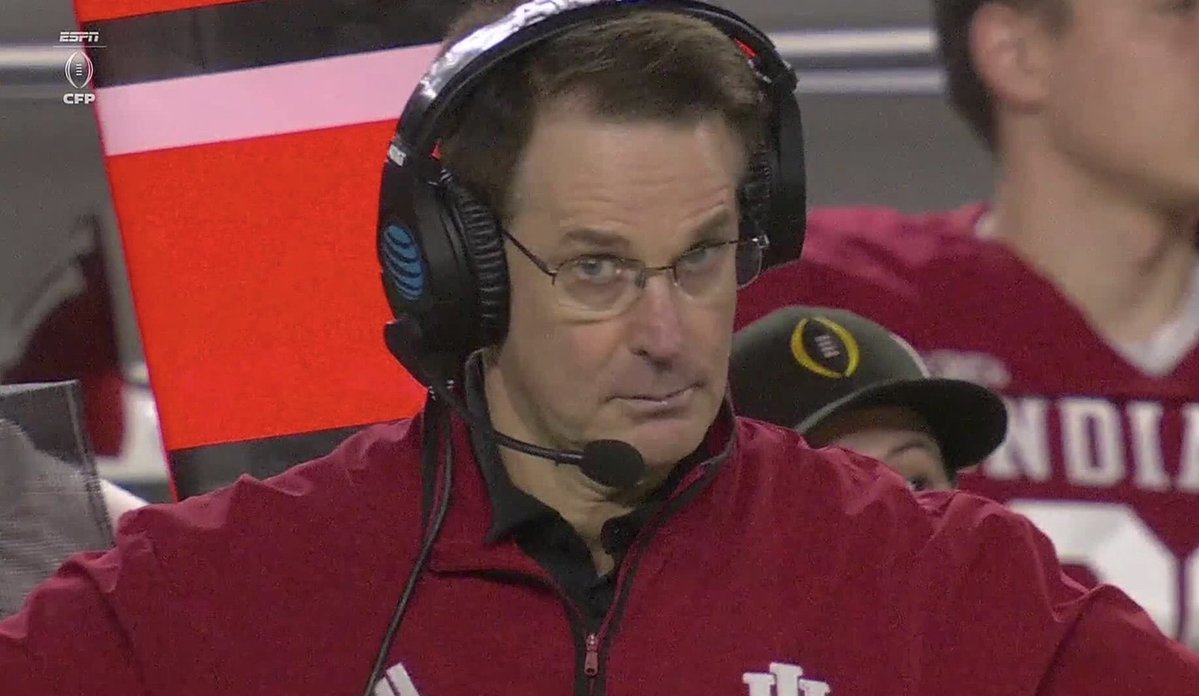 TennisWrld's tweet image. “Ohio State’s only losses came to Indiana &amp;amp; Miami. They were clearly one of the best teams this season.”

Last year, Indiana’s only losses came to teams in the Championship (on the road), yet all we heard was they’re “fraudulent” &amp;amp; “never deserve to make the CFP again”.🤔#iufb