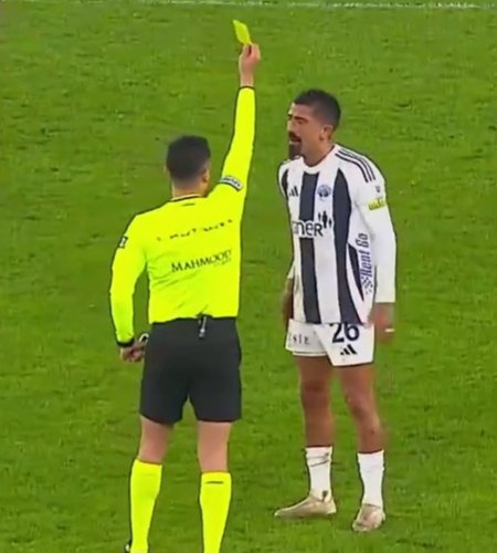 Maçta son dakikalar soğutma hızlı gibi küfür icirmeyen sözlerden adamı oyundan atıyorlar bence inceleme yapılmalı bu kadar basit ikinci sarı olamaz. #TSvKSP