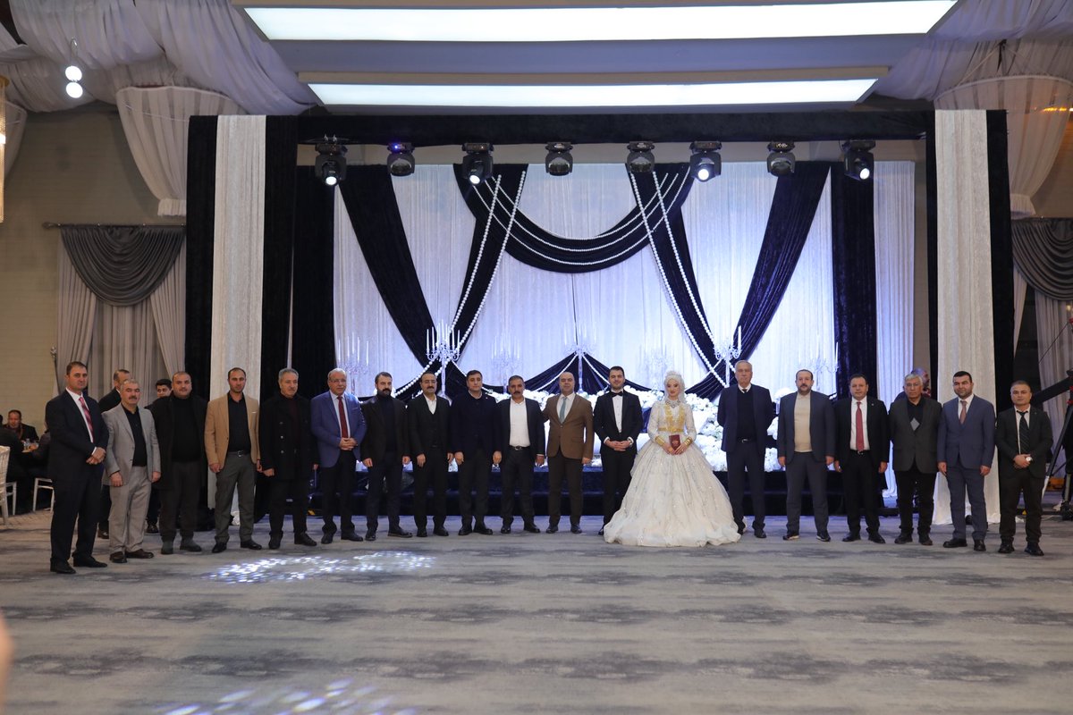 emin_yetim's tweet photo. Canbeyli aşiretine mensup Taş ve Çiftçi ailelerinin kıymetli evlatları Nursena & Samet’in bu güzel birlikteliğine kirvelik yapmaktan büyük bir onur ve mutluluk duydum.

Rabbim bir ömür boyu sevgi, muhabbet ve huzur içinde bir yuva kurmalarını nasip etsin.

Her iki aileyi de gönülden tebrik ediyor, genç çiftimize sağlık, bereket ve mutluluk dolu bir ömür diliyorum.