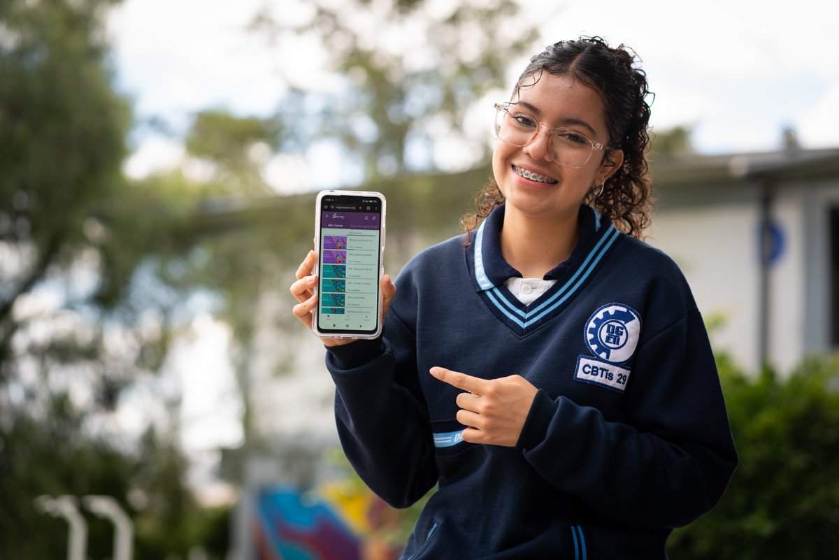 UNICEFMexico's tweet image. Pasaporte al Aprendizaje es una plataforma digital para fortalecer y recuperar aprendizajes fundamentales en estudiantes de Educación Media Superior.
Una evaluación de 2024 y 2025 mostró mejoras de hasta 17% en Matemáticas cuando se usa en aula y en casa.

unicef.org/mexico/informe…