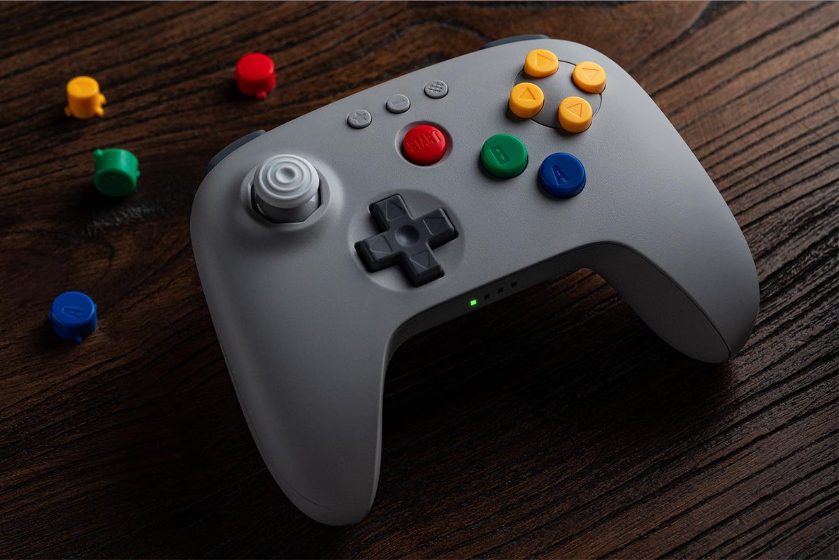 madlittlepixel's tweet image. 8BitDo 64 Bluetooth Controller for Analogue 3D, Switch, Switch 2, Windows In CLASSIC GREY Available on Amazon here: amzn.to/3LVTdbw
Ships January 30th.