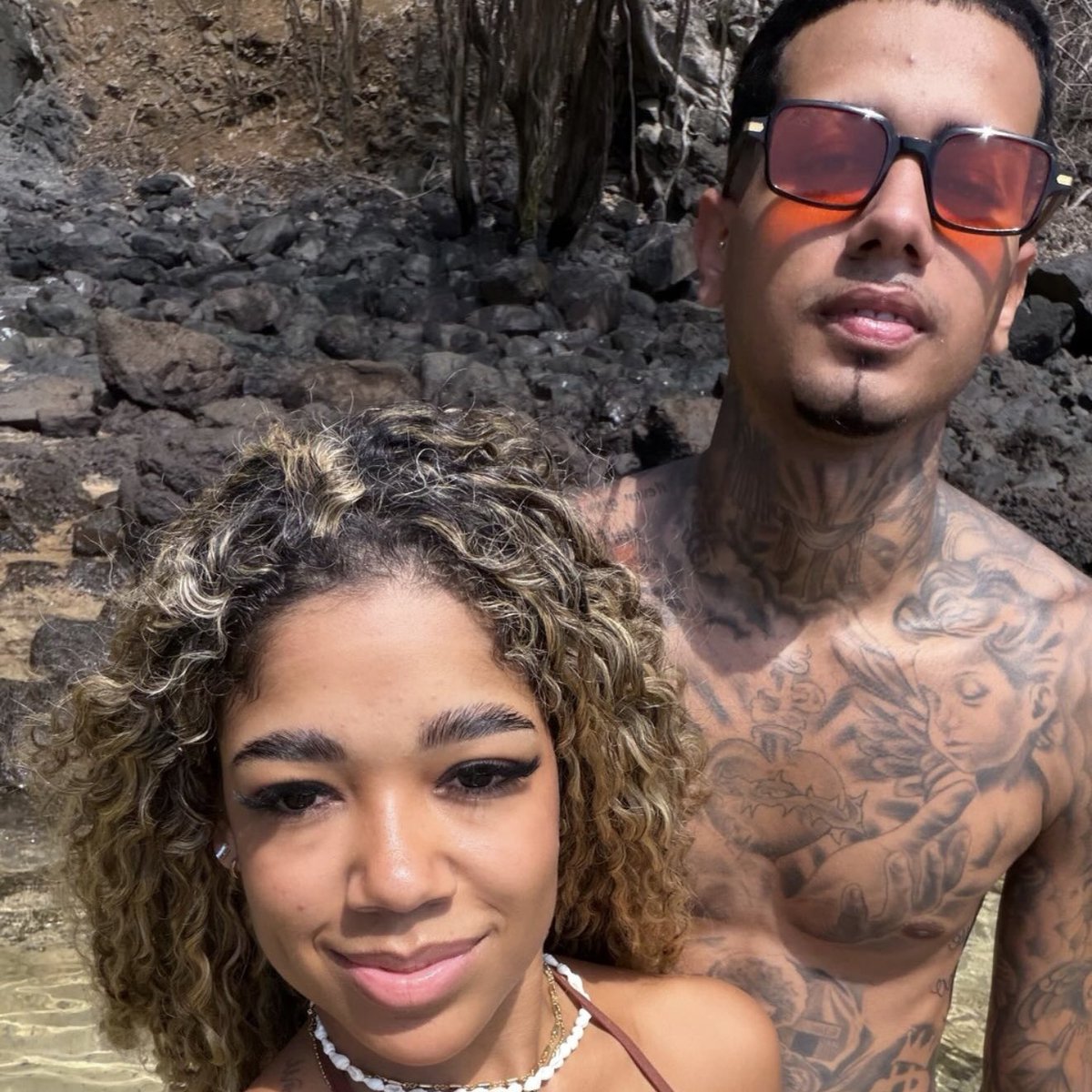 🚨VEJA: O casal Vivi Noronha e Dafuria juntos em novas fotos.