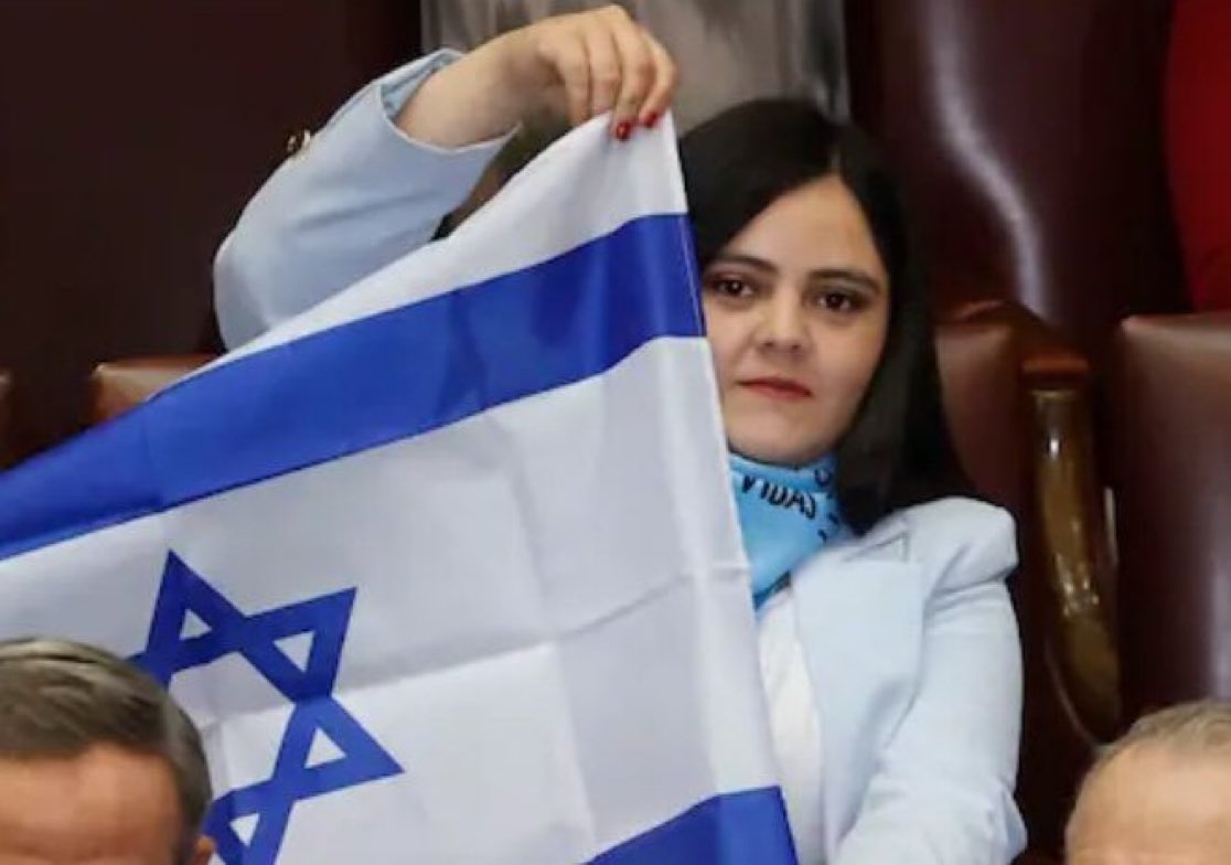 El nuevo <a href="/MinMujeryEG/">Ministerio de la Mujer y la Equidad de Género</a> , así como muy representativo de las chilenas no es.