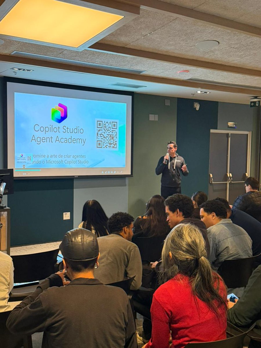 VictorDevRel's tweet image. Aproveitei o evento #CopilotDeveloperCamp São Paulo desta sexta-feira na Microsoft Brasil para apresentar a Academia de Agentes do #CopilotStudio

Comece agora: lnkd.in/drPPvpJc

Domine a arte de criar agentes usando o #MicrosoftCopilotStudio, no seu próprio ritmo, grátis.