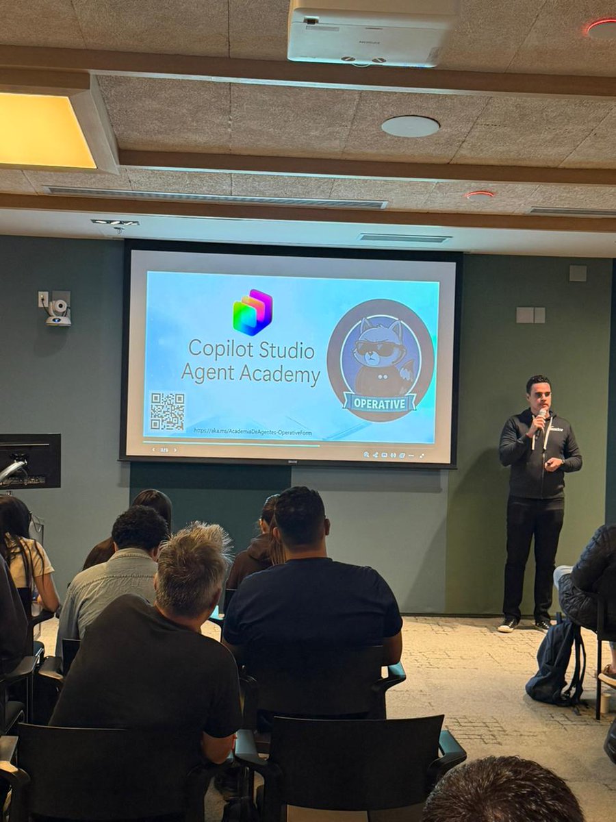 VictorDevRel's tweet image. Aproveitei o evento #CopilotDeveloperCamp São Paulo desta sexta-feira na Microsoft Brasil para apresentar a Academia de Agentes do #CopilotStudio

Comece agora: lnkd.in/drPPvpJc

Domine a arte de criar agentes usando o #MicrosoftCopilotStudio, no seu próprio ritmo, grátis.