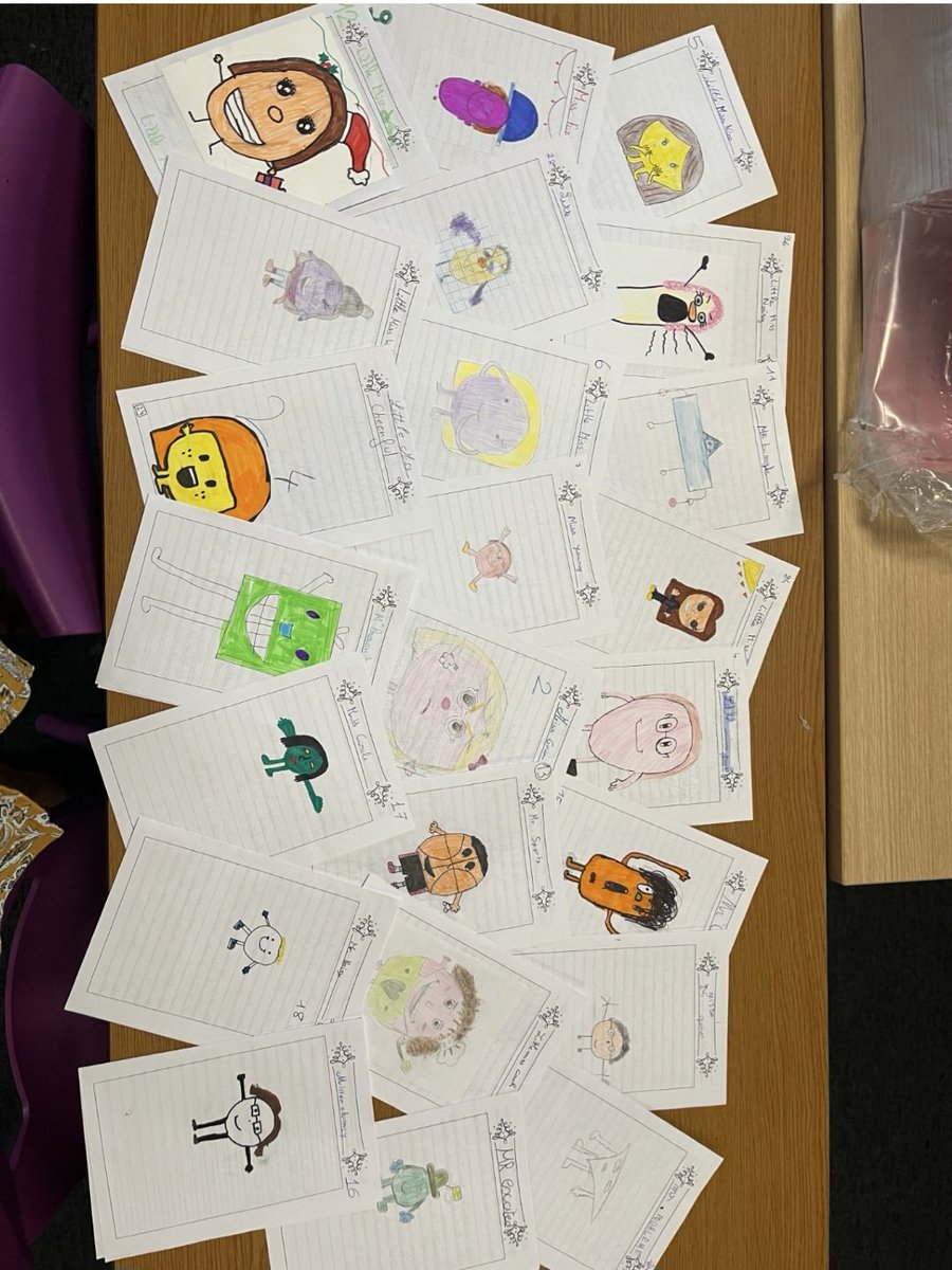 BronteGirls's tweet photo. Yr 8 students have been allocated a penpal in France &amp; have received &amp; sent their first letters. Students have been really positive &amp; cannot wait to write their next letters! This has ignited a love for writing in French after each topic. 🇫🇷🇫🇷🇫🇷✉️✉️✉️ https://t.co/go1py7lejQ