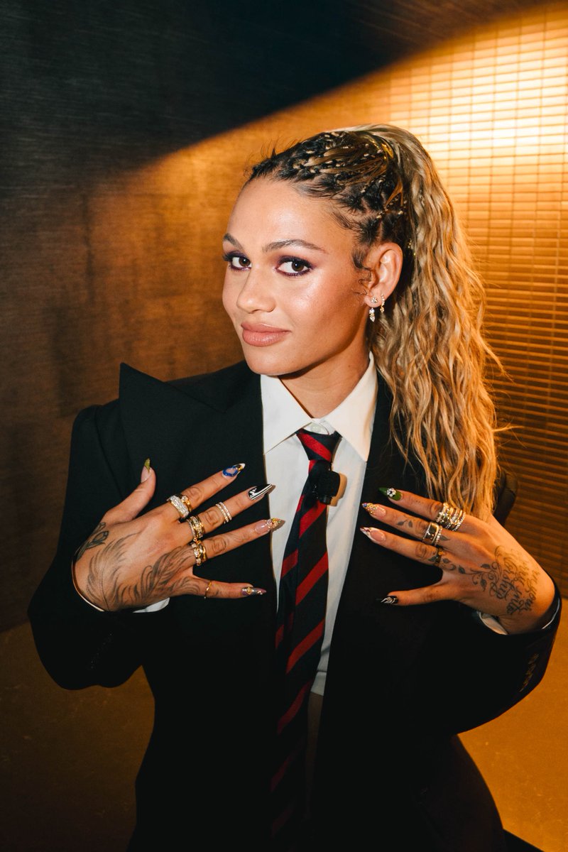 visuallybreanna's tweet photo. quick portraits with Trinity before the press conference 
📸 by Breanna Biorato https://t.co/jyn9tR8ufv