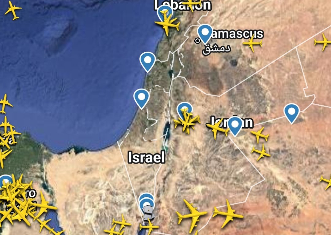 BREAKING:

Israeli airspace is currently empty, as airlines are avoiding it amid rising tensions with Iran.