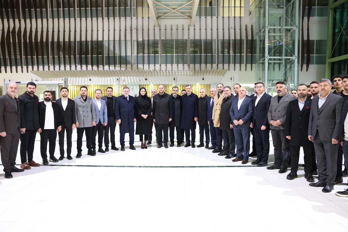 mehmeticelli35's tweet photo. 📍 Adnan Menderes Havalimanı

Genel Başkan Yardımcımız, Teşkilat Başkanımız Sn. Ahmet Büyükgümüş’ü; Cumhurbaşkanımız Sn. Recep Tayyip Erdoğan’ın Aydın’da gerçekleştireceği programlar öncesinde, Adnan Menderes Havalimanı’nda karşıladık. https://t.co/FGld9C381M