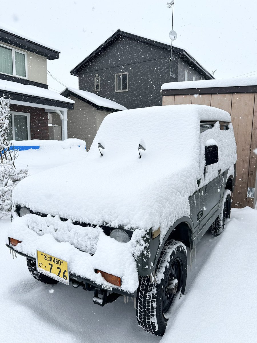 TshSki's tweet image. 今朝の雪ジムニー🚙
僕のジムニー専用アカウントは閉鎖しました💦。このジムニーに見覚えのある方はフォローお願いします🙇‍♂️
#ジムニー
#ja11