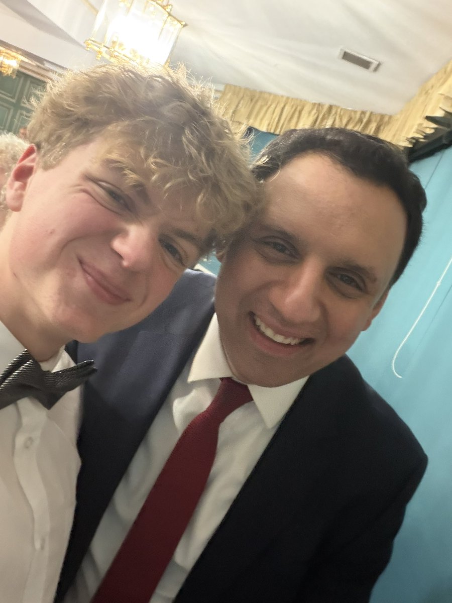 The next First Minister of Scotland 🏴󠁧󠁢󠁳󠁣󠁴󠁿 
<a href="/AnasSarwar/">Anas Sarwar</a> 🌹