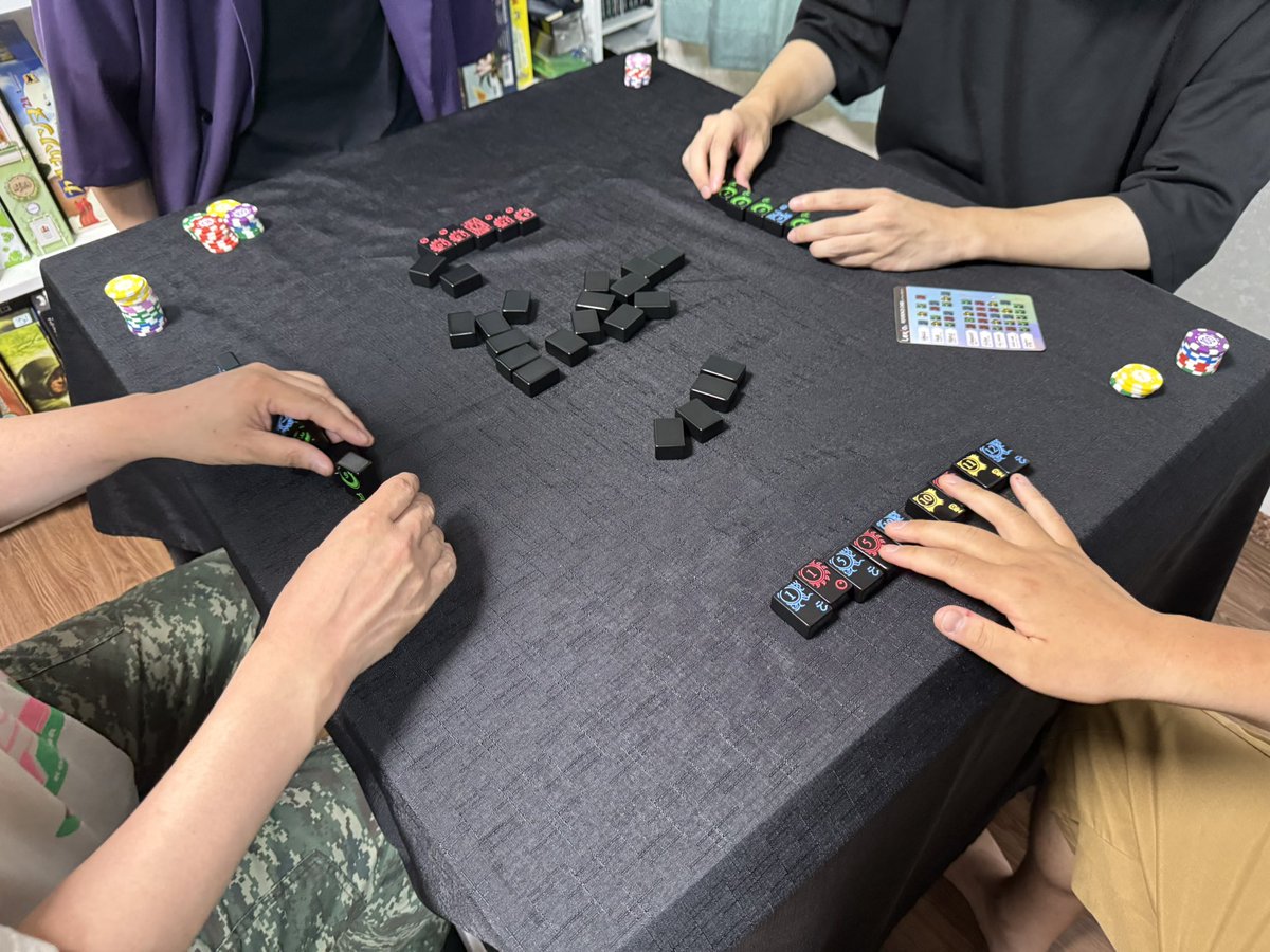 boardgame_guild's tweet photo. この後10:00より12時間ボドゲ会💡

【スケジュール / 参加費】
第1部(10:00〜16:00) / 2,000円
第2部(16:00〜22:00) / 2,000円
両部参加 / 3,000円！

ボドゲ200以上完備！
ボドゲ持込み大歓迎👍
お菓子あり🍘飲み物飲み放題🥤

参加ご希望の方は
こちらよりお願いします😊

https://t.co/I89Zj4ukZq https://t.co/ry5iE3LNPp