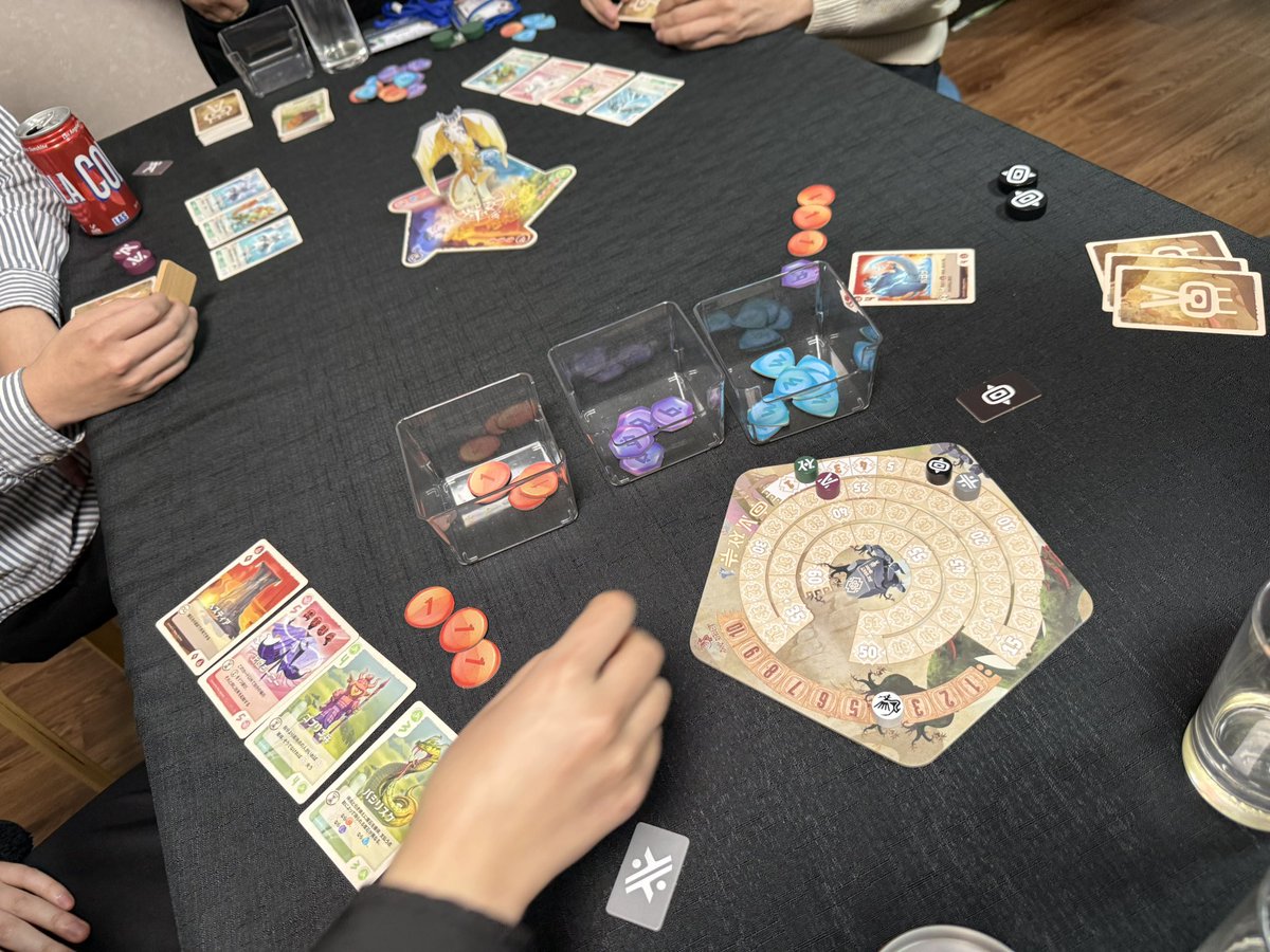 boardgame_guild's tweet photo. この後10:00より12時間ボドゲ会💡

【スケジュール / 参加費】
第1部(10:00〜16:00) / 2,000円
第2部(16:00〜22:00) / 2,000円
両部参加 / 3,000円！

ボドゲ200以上完備！
ボドゲ持込み大歓迎👍
お菓子あり🍘飲み物飲み放題🥤

参加ご希望の方は
こちらよりお願いします😊

https://t.co/I89Zj4ukZq https://t.co/ry5iE3LNPp
