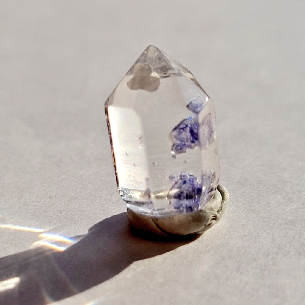 たゆたうフローライトインクォーツ
#今日の鉱物