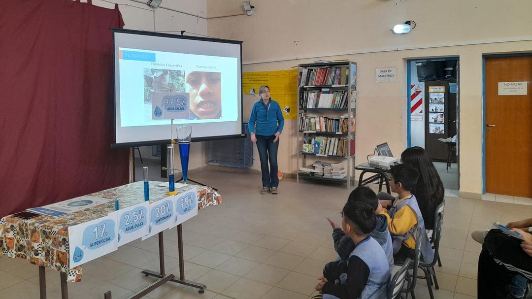 PatAmb's tweet image. Somos Agua transforma Aguada Guzmán, Río Negro
Cada gota cuenta: el programa asegura agua potable mediante ósmosis inversa, educación comunitaria y hábitos saludables. 
patagoniambiental.com.ar/info/96163-2/