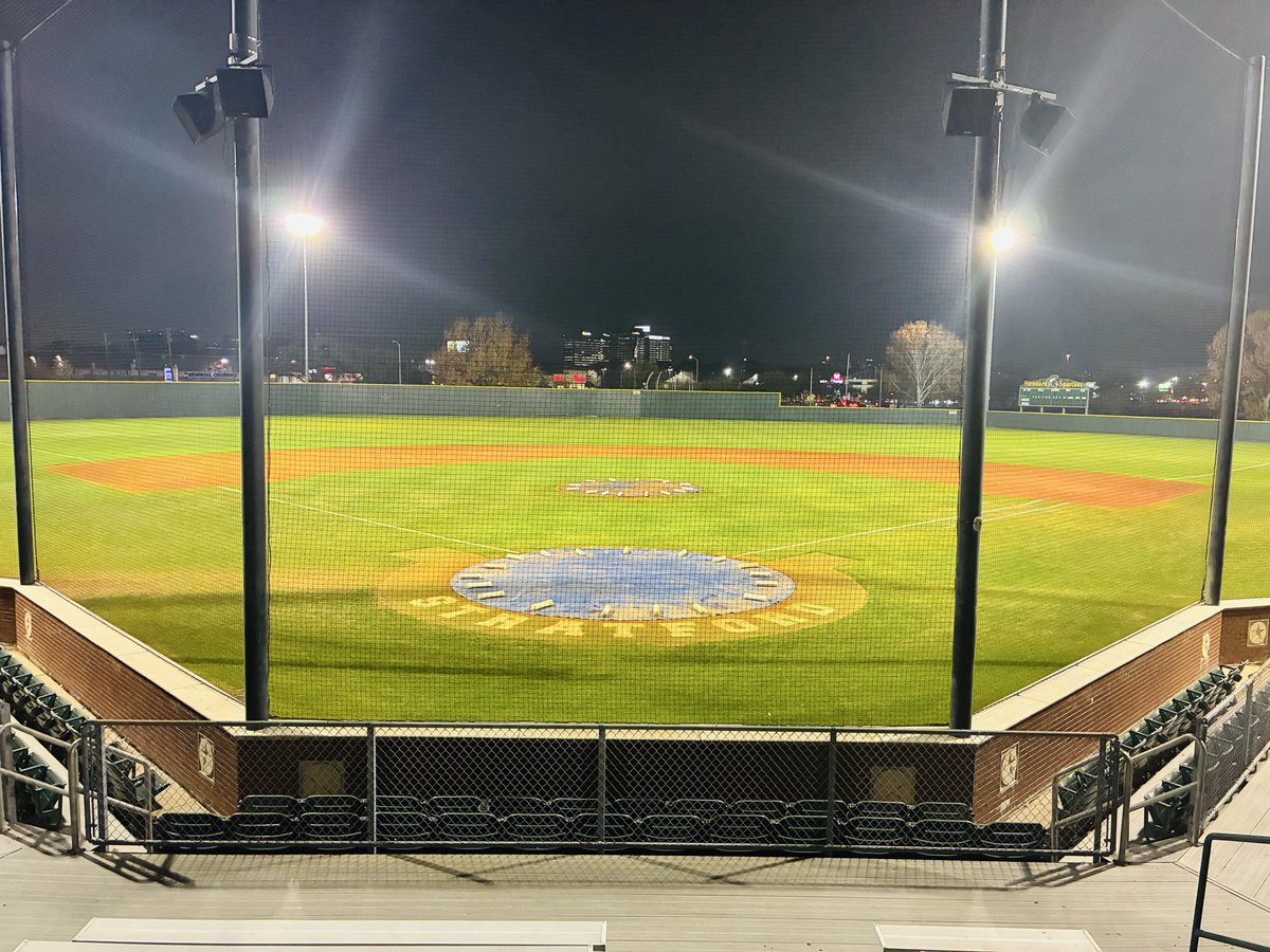 Coach Hutch tweet media