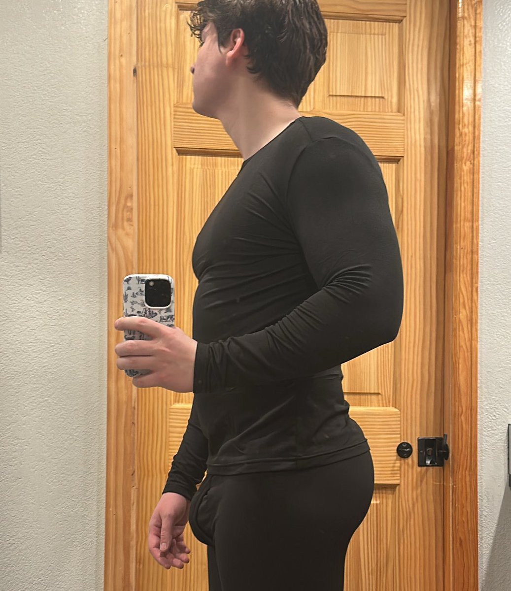 cowboymuzzy's tweet image. Had to bust out the long John’s