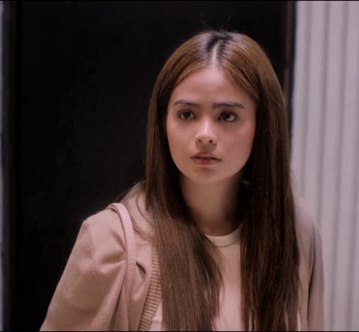 MerSea30's tweet image. Sa scene na to, sabay  pa kami ng asawa  ko nagsabi "ANG GANDA NI BEA." 

VIARKIN EATNRUN 
#GSOTStrangersNow
#WilBea