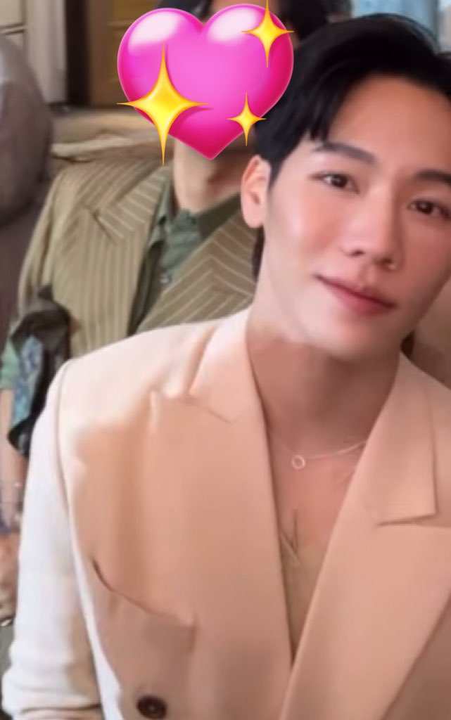 auzwwong's tweet image. ยิ่งโตยิ่งจ๋วย😭🤲🏻✨