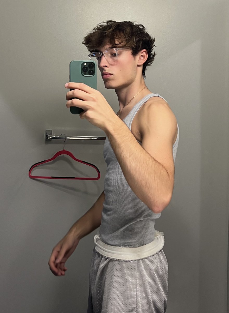 LucasGreenwaldt's tweet image. 3 year difference